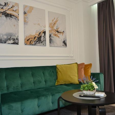 Luxury City Studios Curtea de Argeş Exteriér fotografie