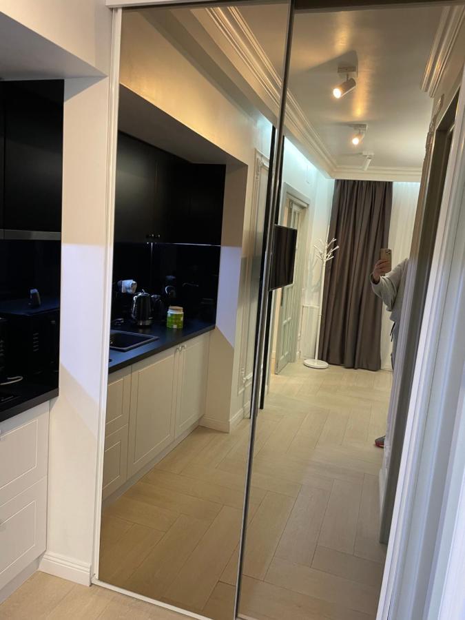 Luxury City Studios Curtea de Argeş Exteriér fotografie