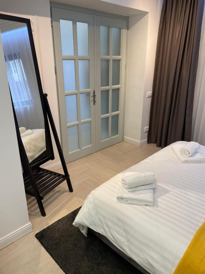 Luxury City Studios Curtea de Argeş Exteriér fotografie